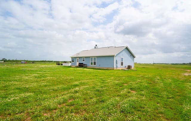2948  Fm 1922, Floresville, TX 78114 — photo 15