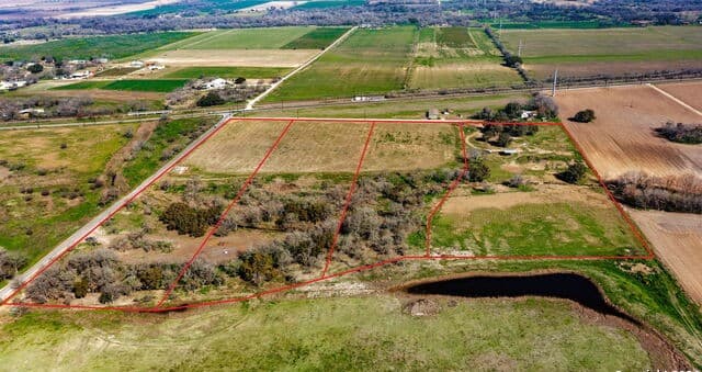 11014  County Road 584, LaCoste, TX 78039 — photo 11