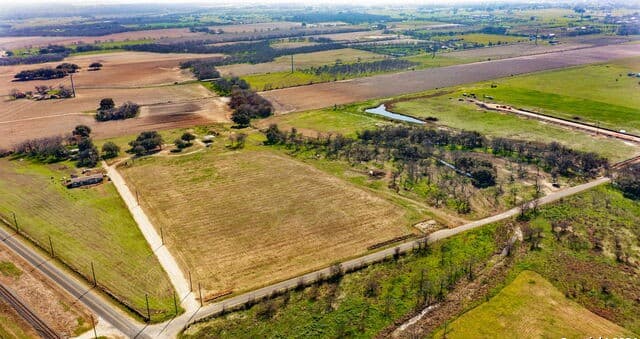 11014  County Road 584, LaCoste, TX 78039 — photo 16
