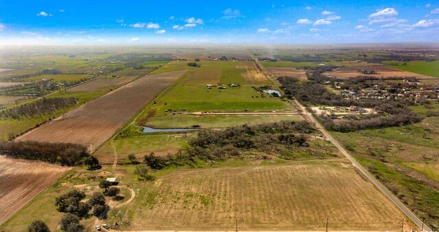 11014  County Road 584, LaCoste, TX 78039 — photo 5