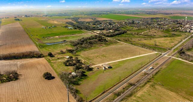 11014  County Road 584, LaCoste, TX 78039 — photo 6