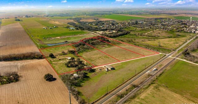 11014  County Road 584, LaCoste, TX 78039 — photo 7