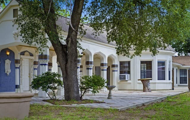 1221  Encino Dr, Pleasanton, TX 78064 — photo 2