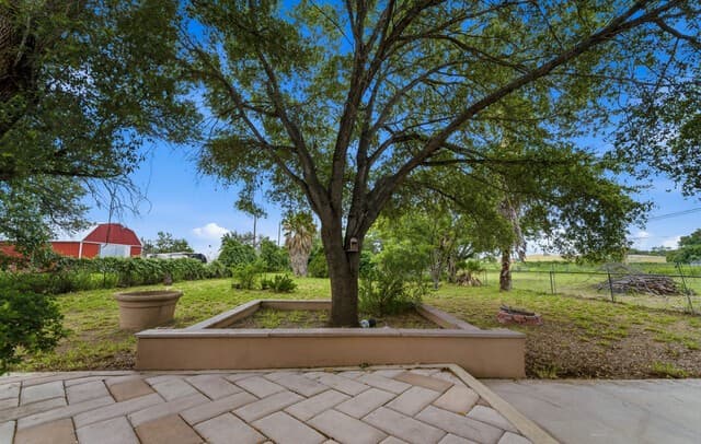 1221  Encino Dr, Pleasanton, TX 78064 — photo 21