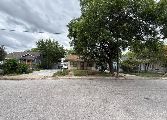 122  Tipton, San Antonio, TX 78204 — photo 2
