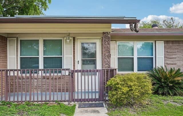 215 Hialeah Ave
