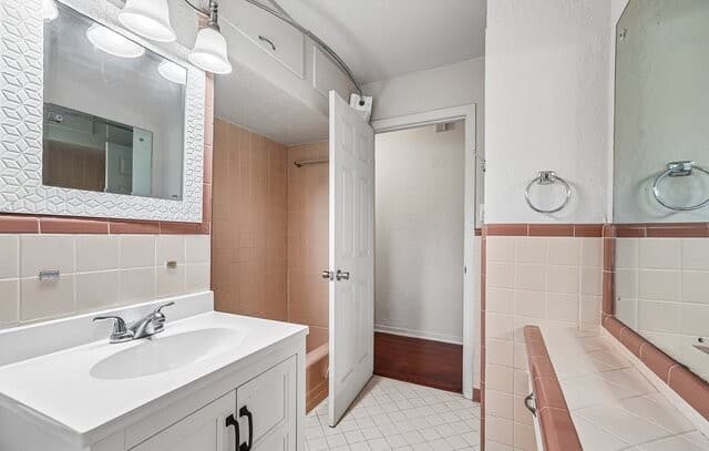 215  Hialeah Ave, San Antonio, TX 78218 — photo 8