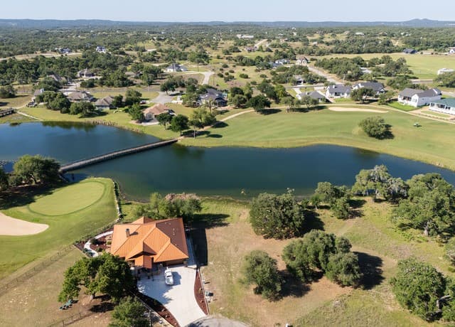 107  Savannah Ct, Blanco, TX 78606 — photo 3