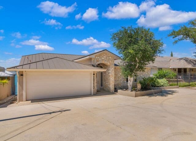2910  Colleen Drive, Canyon Lake, TX 78133 — photo 3