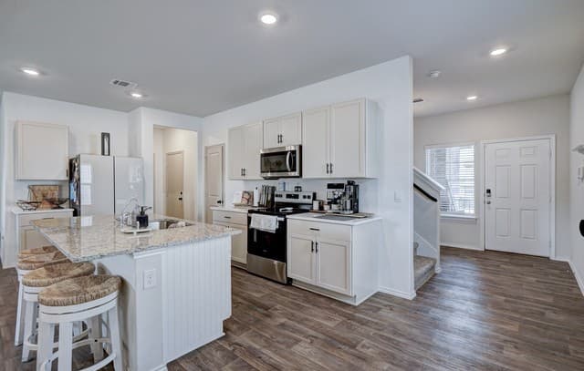 7214  Salado Creek Pkwy, San Antonio, TX 78223 — photo 11
