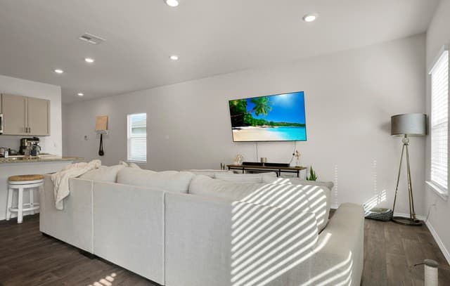 7214  Salado Creek Pkwy, San Antonio, TX 78223 — photo 9