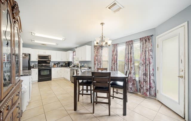 4111  Dunn Oak, San Antonio, TX 78223 — photo 10