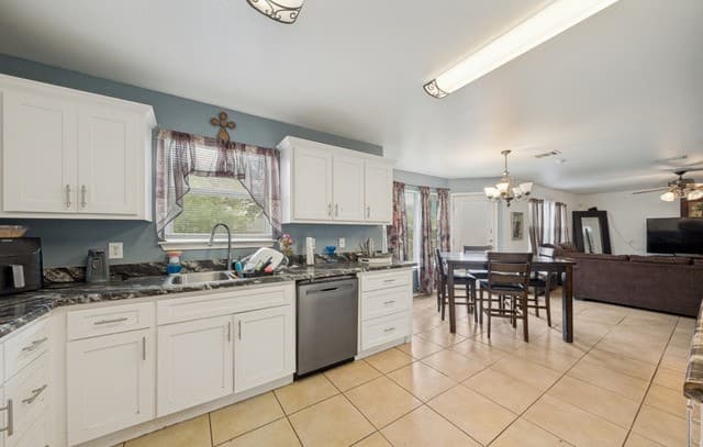 4111  Dunn Oak, San Antonio, TX 78223 — photo 8