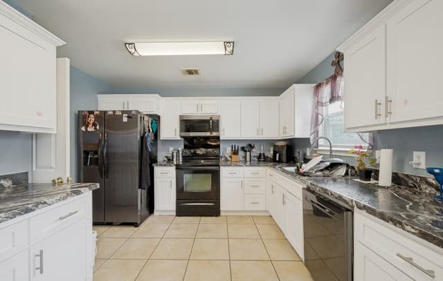 4111  Dunn Oak, San Antonio, TX 78223 — photo 9