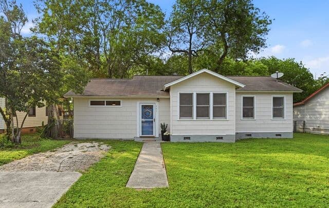 303 Aero Ave