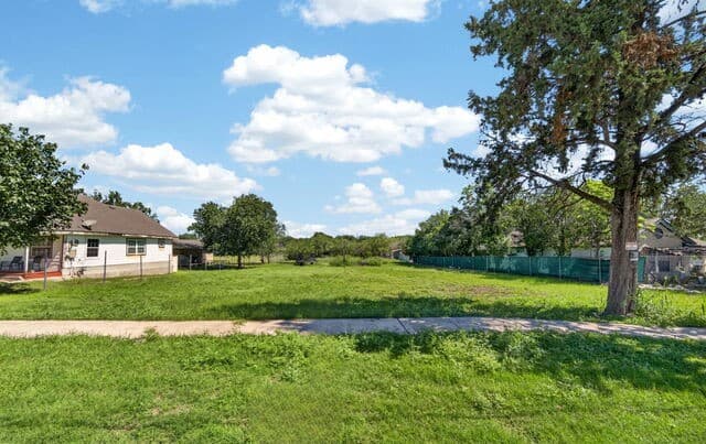 235 W Baetz Blvd, San Antonio, TX 78221 — photo 10