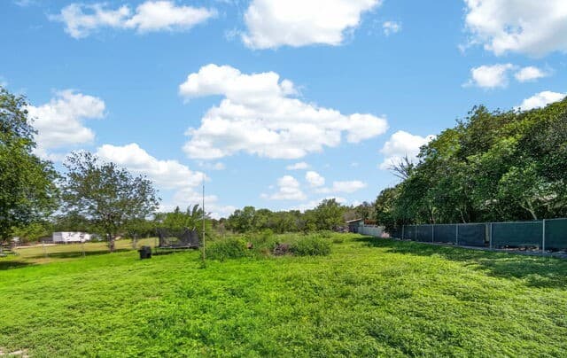 235 W Baetz Blvd, San Antonio, TX 78221 — photo 13