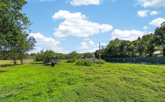 235 W Baetz Blvd, San Antonio, TX 78221 — photo 16