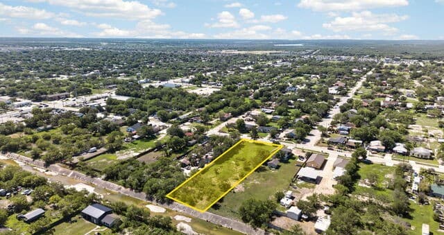 235 W Baetz Blvd, San Antonio, TX 78221 — photo 7