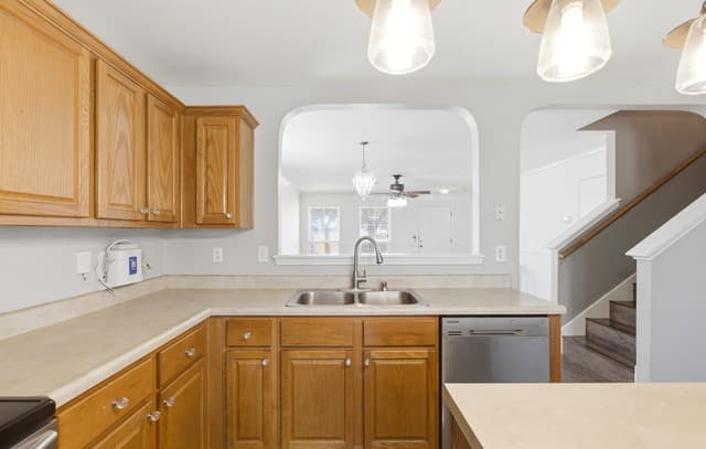 426  Bridle Rdg, San Antonio, TX 78227 — photo 10