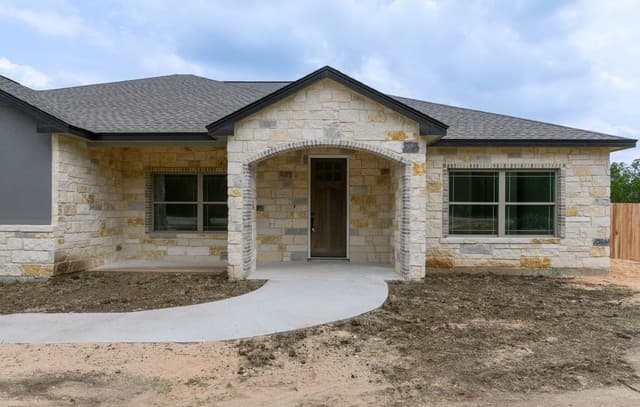 490  North Star Dr, Bandera, TX 78003 — photo 3