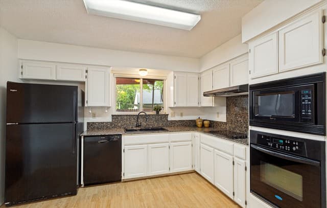 11906 Pepperidge, San Antonio, TX 78213 — photo 9