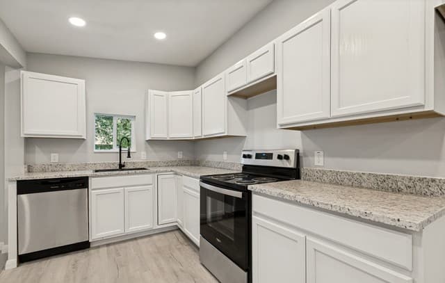 7518  Sleepy Valley Dr, San Antonio, TX 78242 — photo 3