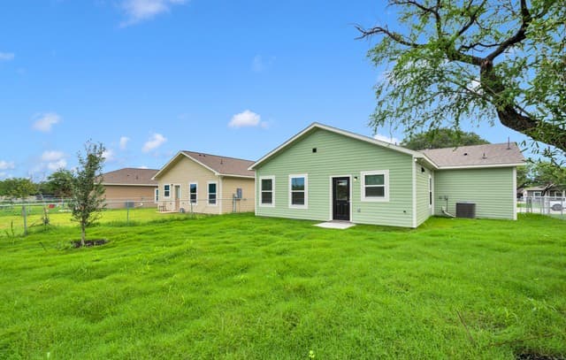 615  Villa Linda, San Antonio, TX 78237 — photo 16