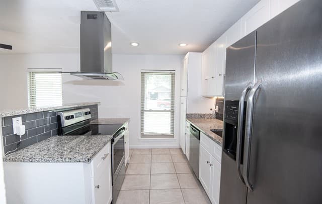 12122  Cherry Blossom St, San Antonio, TX 78247 — photo 6