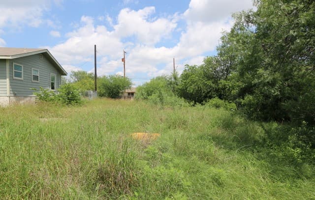 123  Surrels Ave, San Antonio, TX 78228 — photo 4