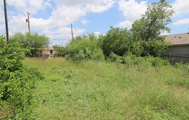 123  Surrels Ave, San Antonio, TX 78228 — photo 5