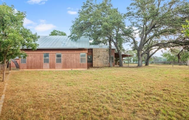 604 N Cherry St, Fredericksburg, TX 78624 — photo 4