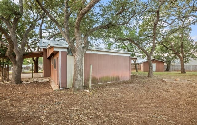 604 N Cherry St, Fredericksburg, TX 78624 — photo 8