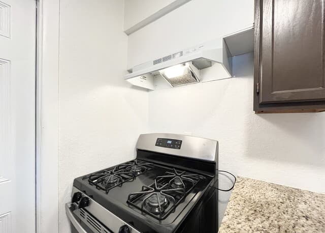 2106  Henrietta St, San Antonio, TX 78224 — photo 9