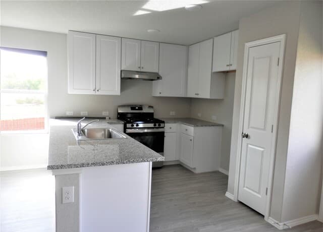 570  Blue Stem Rd, New Braunfels, TX 78130 — photo 4