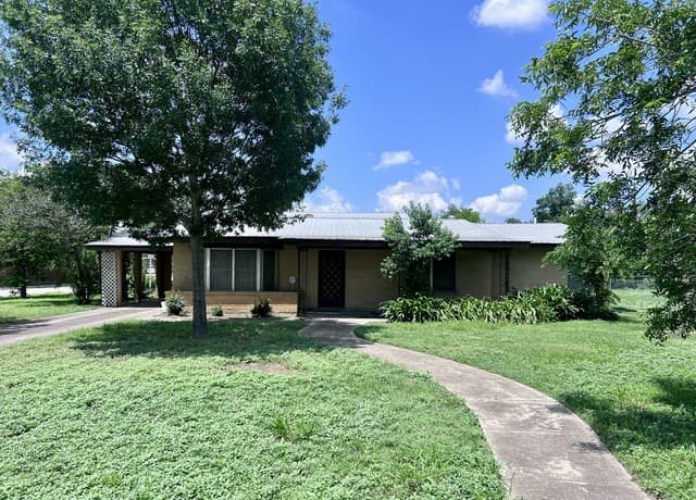 364 School Dr