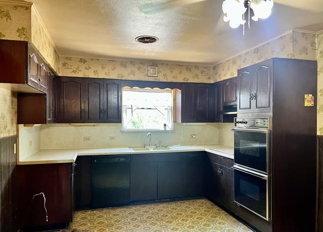364  School Dr, Poteet, TX 78065 — photo 15