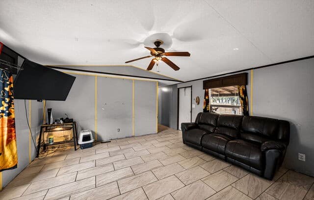 4434  Tiera, Von Ormy, TX 78073 — photo 2