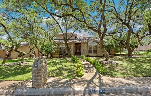 13102 N Hunters Cir, San Antonio, TX 78230 — photo 2