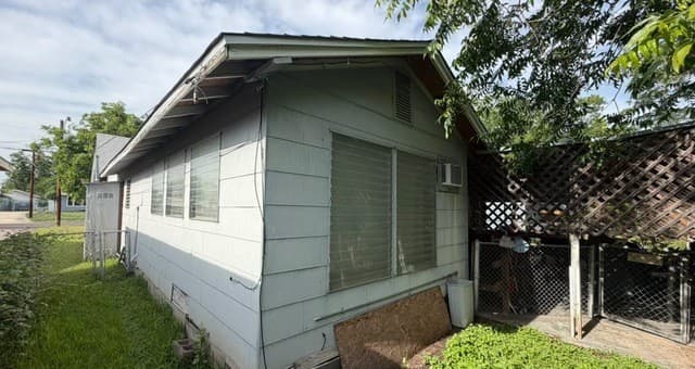 310 W Southcross Blvd, San Antonio, TX 78221 — photo 16