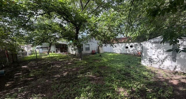 310 W Southcross Blvd, San Antonio, TX 78221 — photo 3