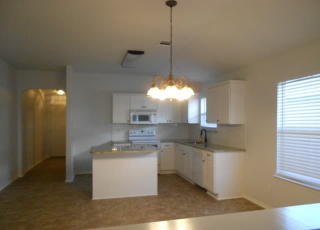 9626  Palomino Path, San Antonio, TX 78254 — photo 6