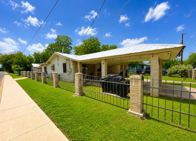 402  Chipinque, San Antonio, TX 78237 — photo 4