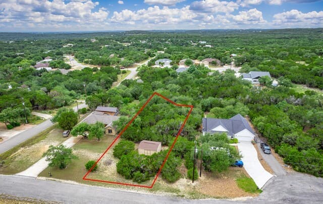 125  Garrett Way, Canyon Lake, TX 78133 — photo 3