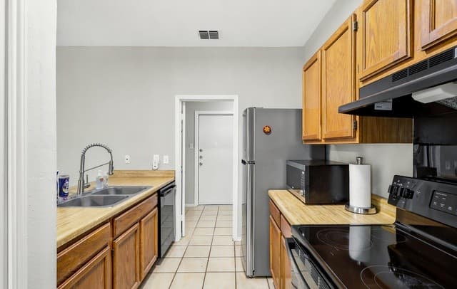 8790  Ridge Mile Dr, San Antonio, TX 78239 — photo 10