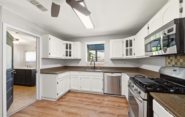 15751  Medina, LaCoste, TX 78039 — photo 6
