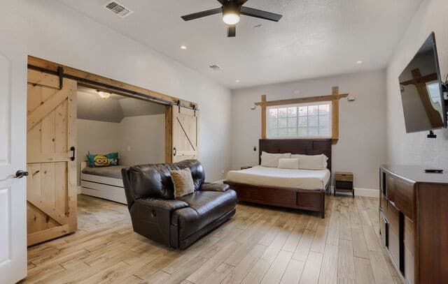 748  Canyon Oaks Dr, Canyon Lake, TX 78133 — photo 16