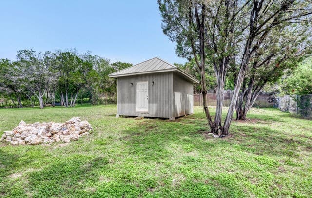 748  Canyon Oaks Dr, Canyon Lake, TX 78133 — photo 8