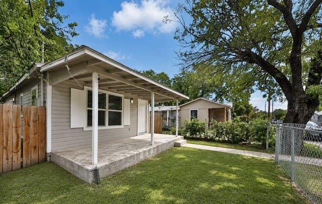 2721  Colima St, San Antonio, TX 78207 — photo 2