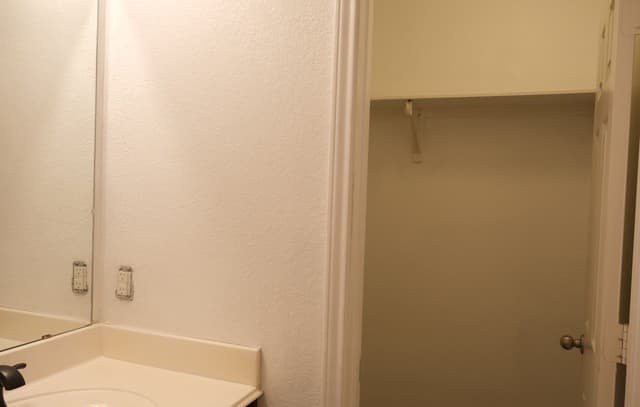 11725  Luckey Vis, San Antonio, TX 78252 — photo 17